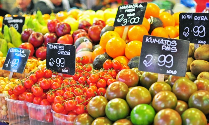 Spain - Cheap fruit and vege in Barcelona markets