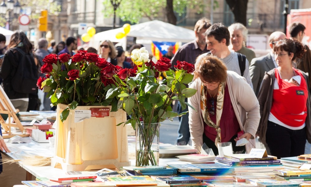 Spain - Lover's day book and rose markets
