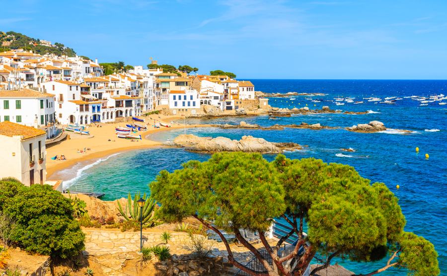 pros and cons of living in Spain