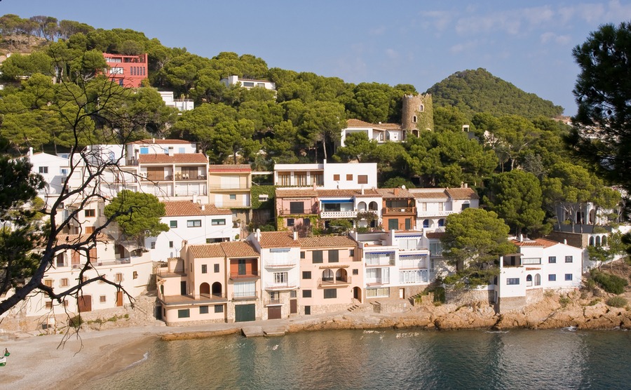 The Costa Dorada is full of charming small villages, making it one of the best places to areas in Spain.