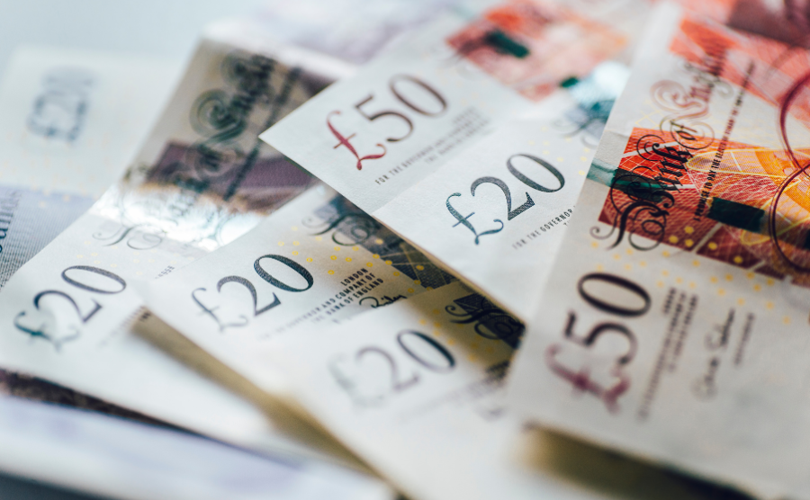 Are cash buyers at an advantage in the UK?