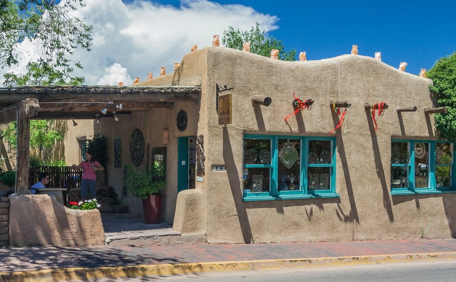 Classical-Adobe-Pueblo-revival-architect