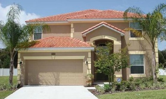 Move to Central Florida: This luxurious, six-bedroom (and five-bathroom) home's on the market for $370,000. Click on the image to view the property.