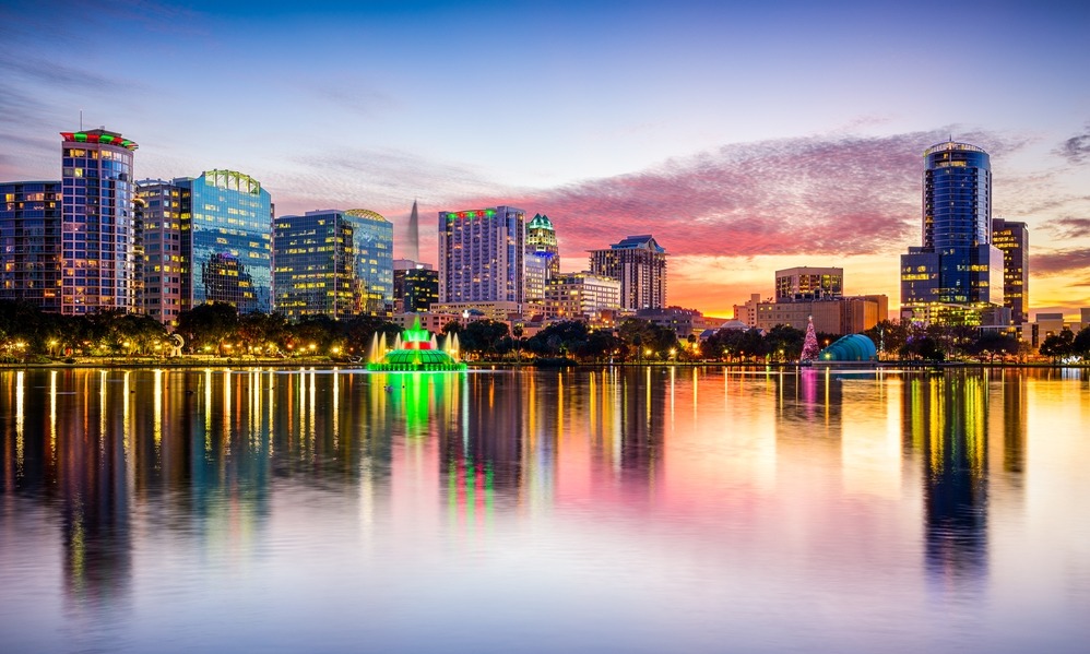 orlando-florida-usa-downtown-city-skyline-from-eola-park