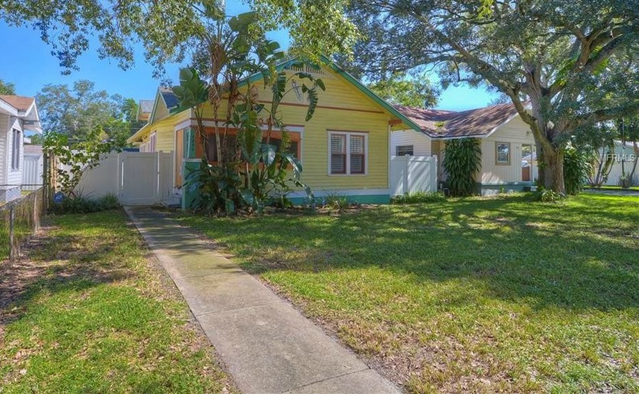 Move to Central Florida: This St Petersburg detached house with three bedrooms is being sold for only $279,000.